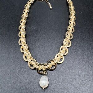 Elegant Gold Chain Necklace with Pearl Pendant